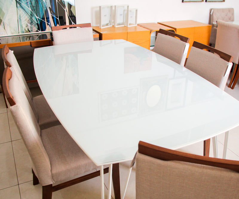Conjunto de Mesa e Cadeiras