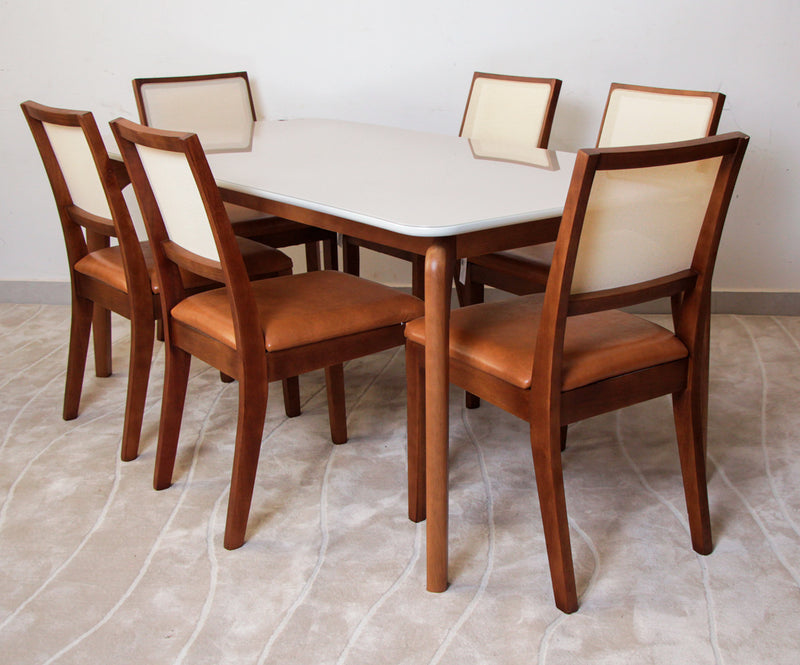 Conjunto - Mesa e Cadeiras